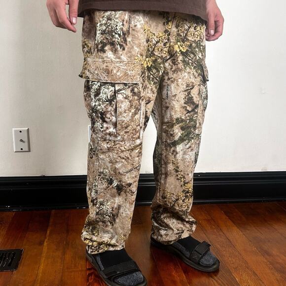 Cabelas Real Tree Fleece Lined Camo Cargo Pants - Picture 1 of 6